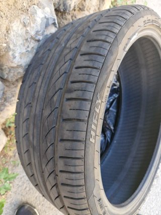 Pareja cubiertas 225/35 R19 casi nuevas