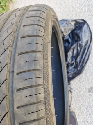 Pareja cubiertas 225/35 R19 casi nuevas