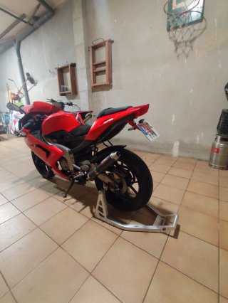 Aprilia RS 125 2t 2010 Roja Limitada en papeles