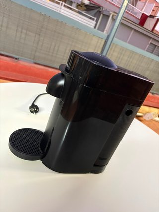 Cafetera Nespresso Vertuo Plus Negra