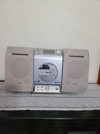 Minicadena Philips CD y Radio