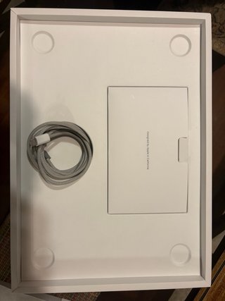 MacBook Air M2 13” 8GB/256GB - 97% Batería