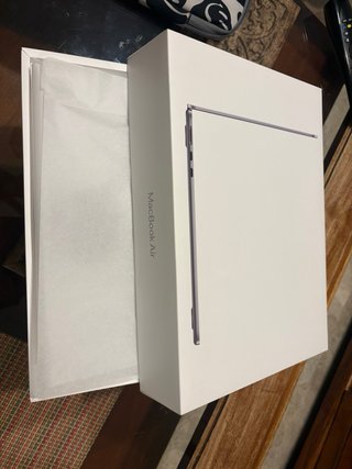 MacBook Air M2 13” 8GB/256GB - 97% Batería