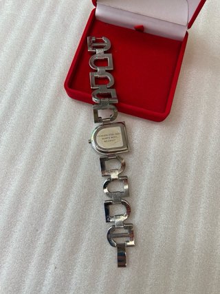 Reloj Fantasia. Con pedrería cuarzo bisutería
