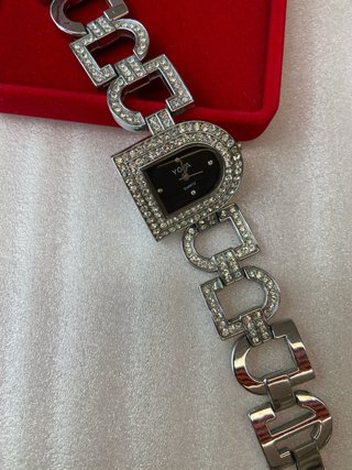 Reloj Fantasia. Con pedrería cuarzo bisutería