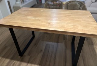 Mesa comedor estilo industrial de madera y metal