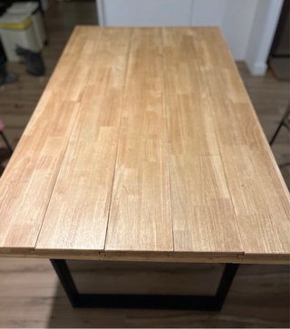 Mesa comedor estilo industrial de madera y metal