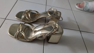 Sandalias doradas Mango talla 36
