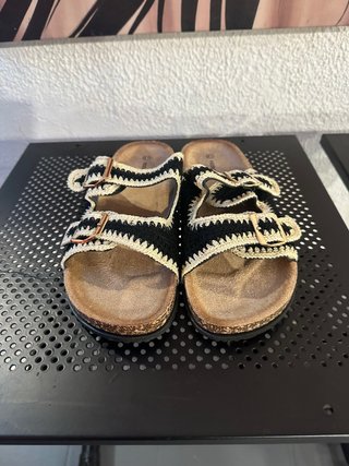 Sandali Beige e Neri
