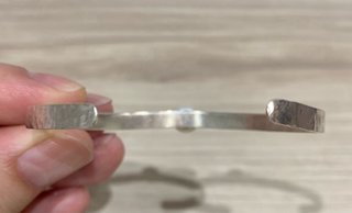 Pulsera de plata con una perla