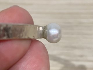 Pulsera de plata con una perla