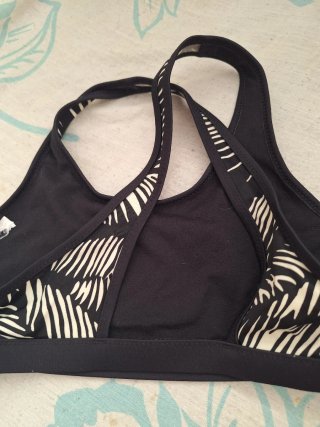 Bikini niña estampado hojas