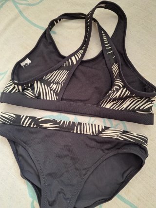 Bikini niña estampado hojas