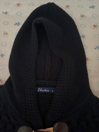 Chaqueta de punto azul con capucha
