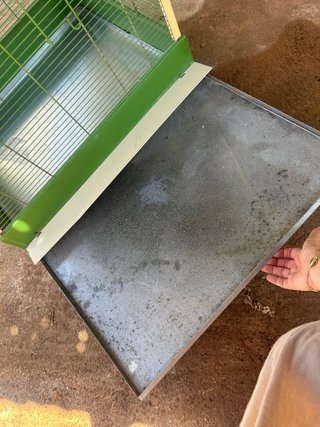 Jaula grande para pájaros con ruedas