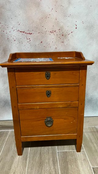 Muebles y estanterias antiguos.