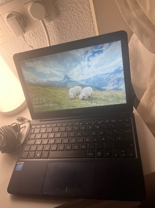 Portatile ASUS F205T + Caricatore