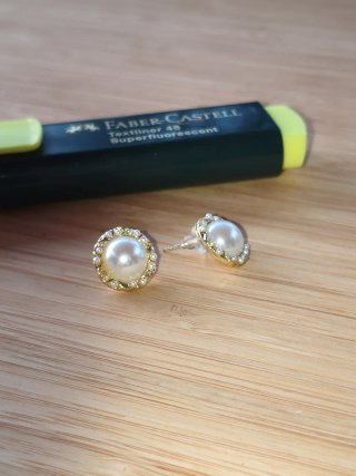 Pendientes perla dorados