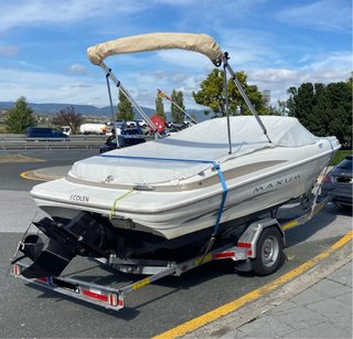 Lancha Maxum 5.8m eslora