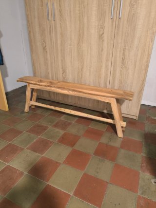 Banco rústico de madera