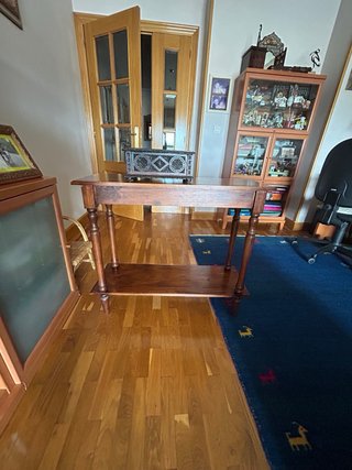 Mesa auxiliar madera maciza estilo clásico