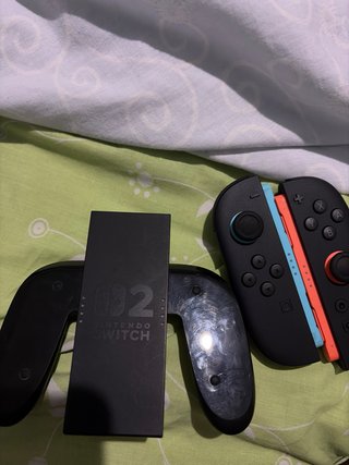 Nintendo Switch + Estuche + NBA 2K26 + Overcooked