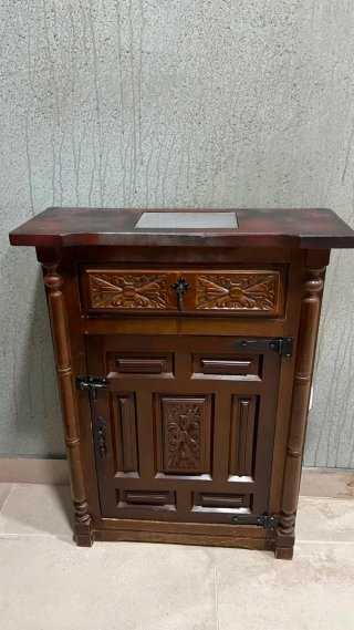 Muebles y estanterias antiguos