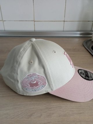 Gorra New Era LA Beige y Rosa