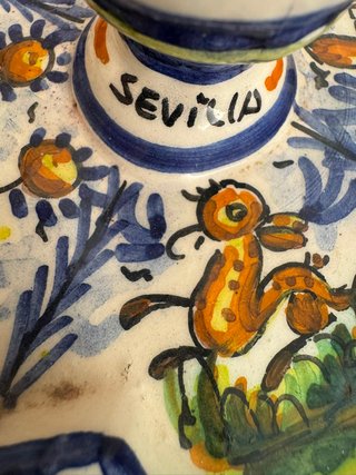 Fuente cerámica Triana Sevilla antigua