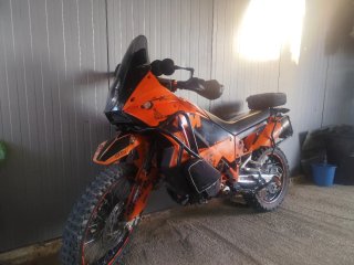 KTM 950 Adventure - Edición Limitada