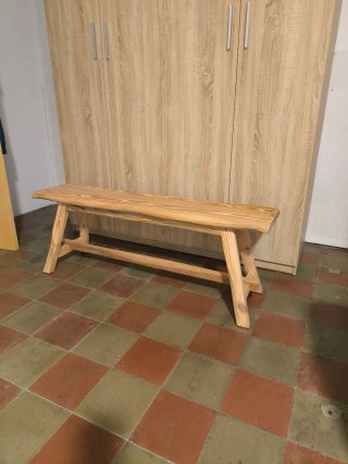 Banco rústico de madera