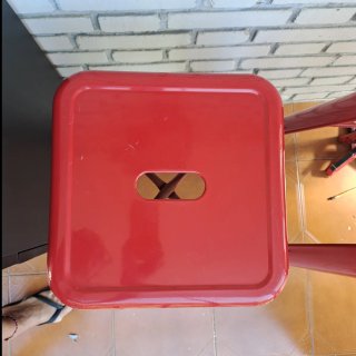Banquetas altas metálicas rojas (2 unidades)