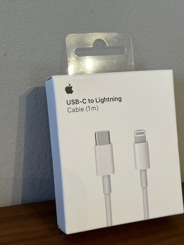 Pack iPhone 14 Cable, Cargador y Funda MagSafe