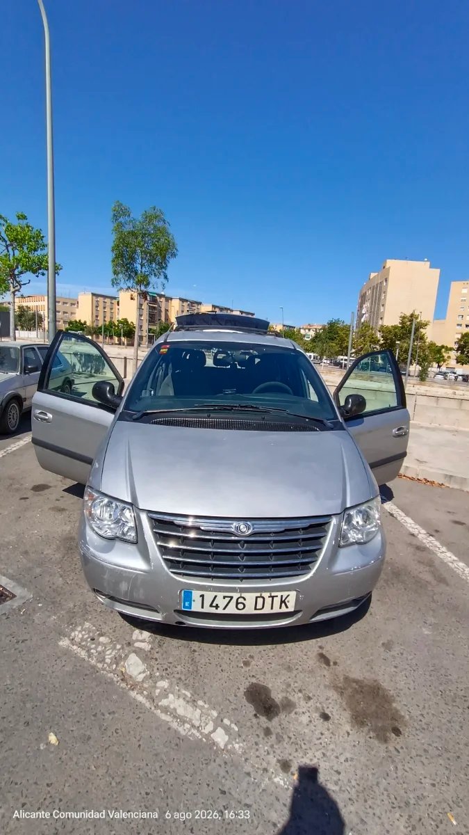 Chrysler Voyager 7 plazas - foto 1