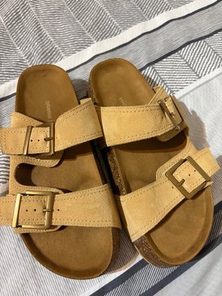 Sandali beige in pelle da donna