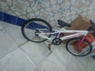 Bicicleta DENBIKE blanca y rosa