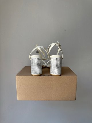 Sandalias con tacón Guess Gelectra ‘Ivory’ 38