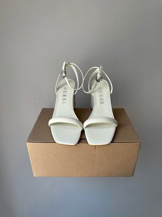 Sandalias con tacón Guess Gelectra ‘Ivory’ 38