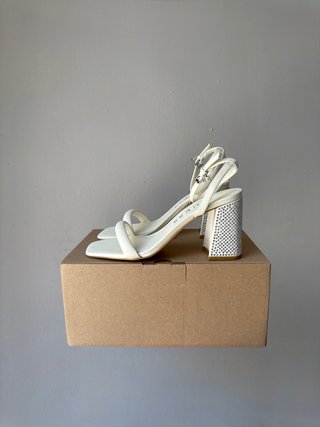 Sandalias con tacón Guess Gelectra ‘Ivory’ 38
