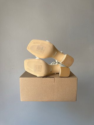 Sandalias con tacón Guess Gelectra ‘Ivory’ 38
