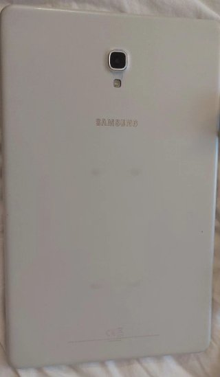 Samsung TAB A T590 10.5 Negra y funda.