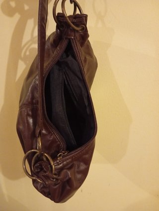 Bolso de hombro marrón
