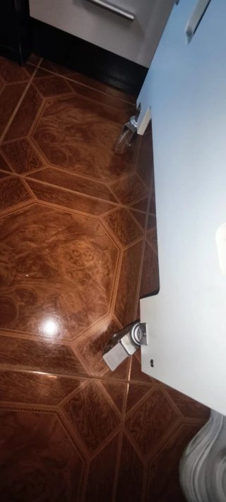 Cuna de bebé con diseño de jirafa
