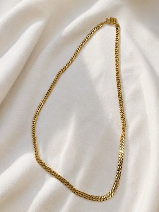 Cadena estilo cubano chapada en oro
