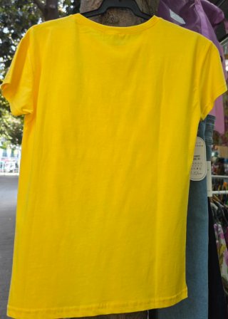 Camiseta amarilla veraniega estampada