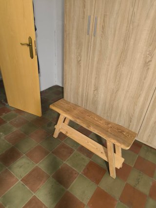 Banco rústico de madera