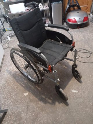 SILLA DE RUEDAS MARCA KARMA