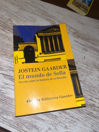 El mundo de Sofía Novela sobre la historia de l...
