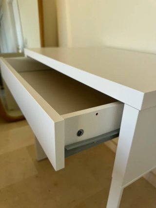 Escritorio IKEA MICKE blanco 73x50 cm