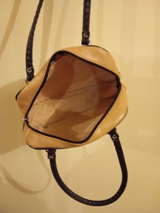 Bolso pequeño de hombro amarillo y negro